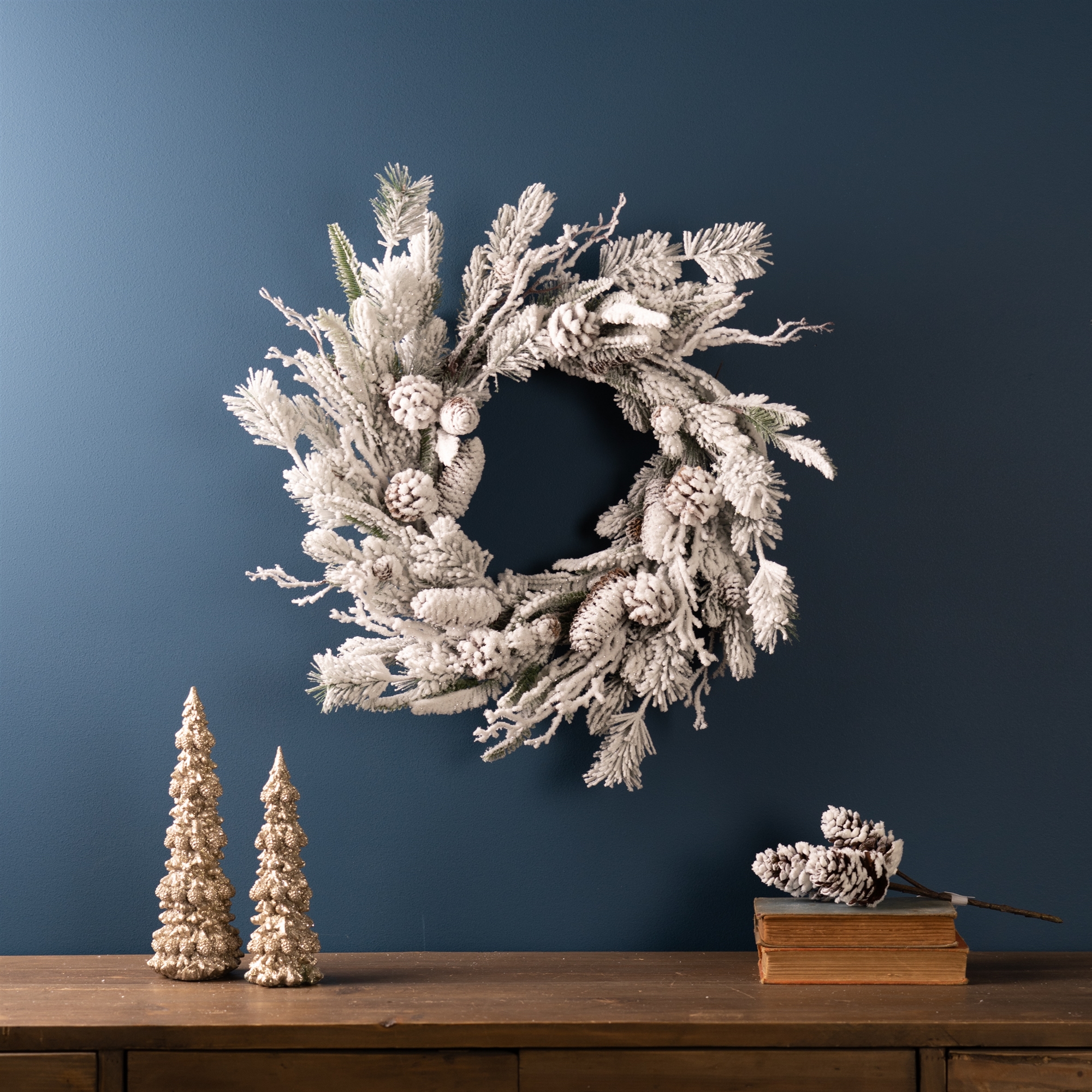 Snowy Mix Pine Wreath 24