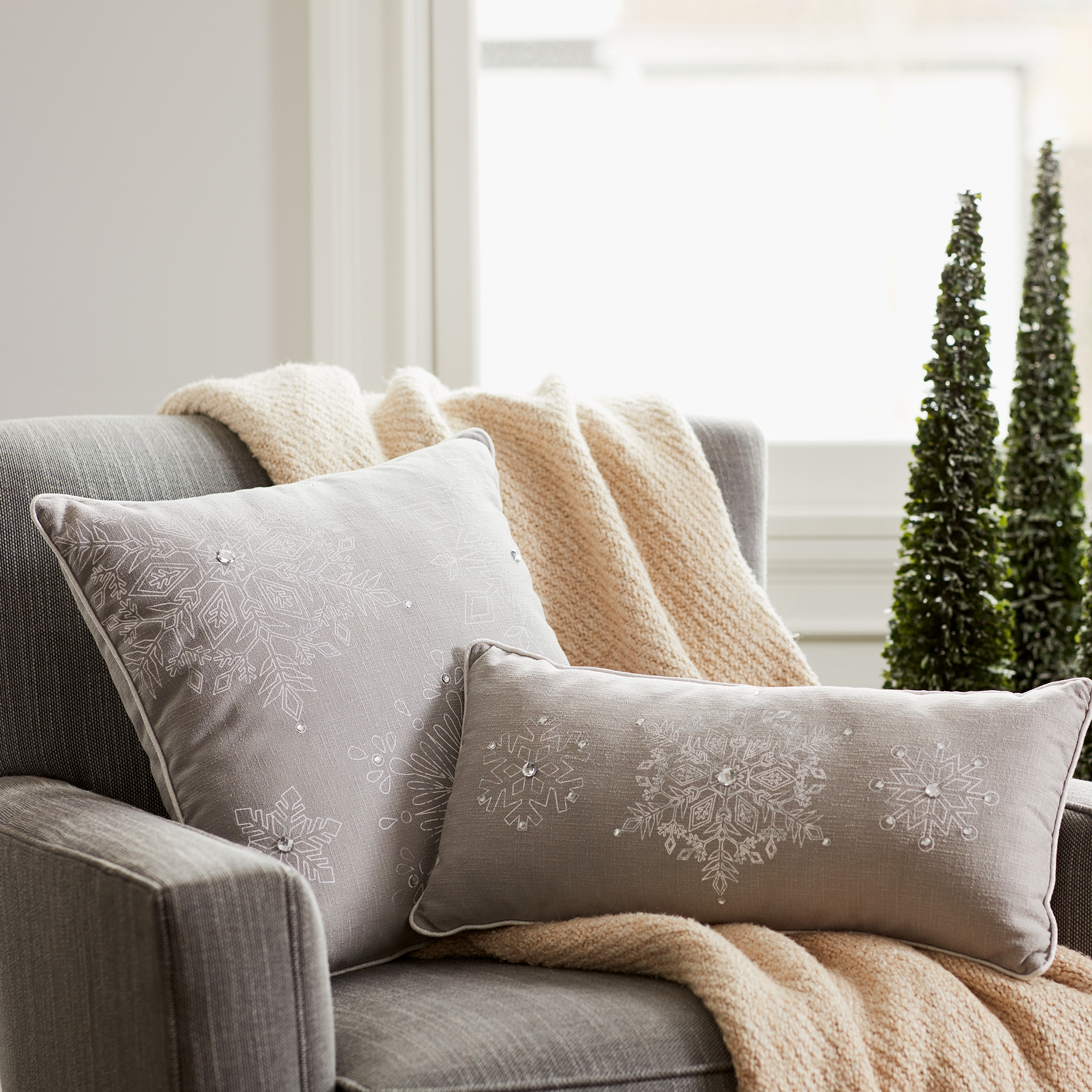 Snowflake Pillow (Set of 2) 17