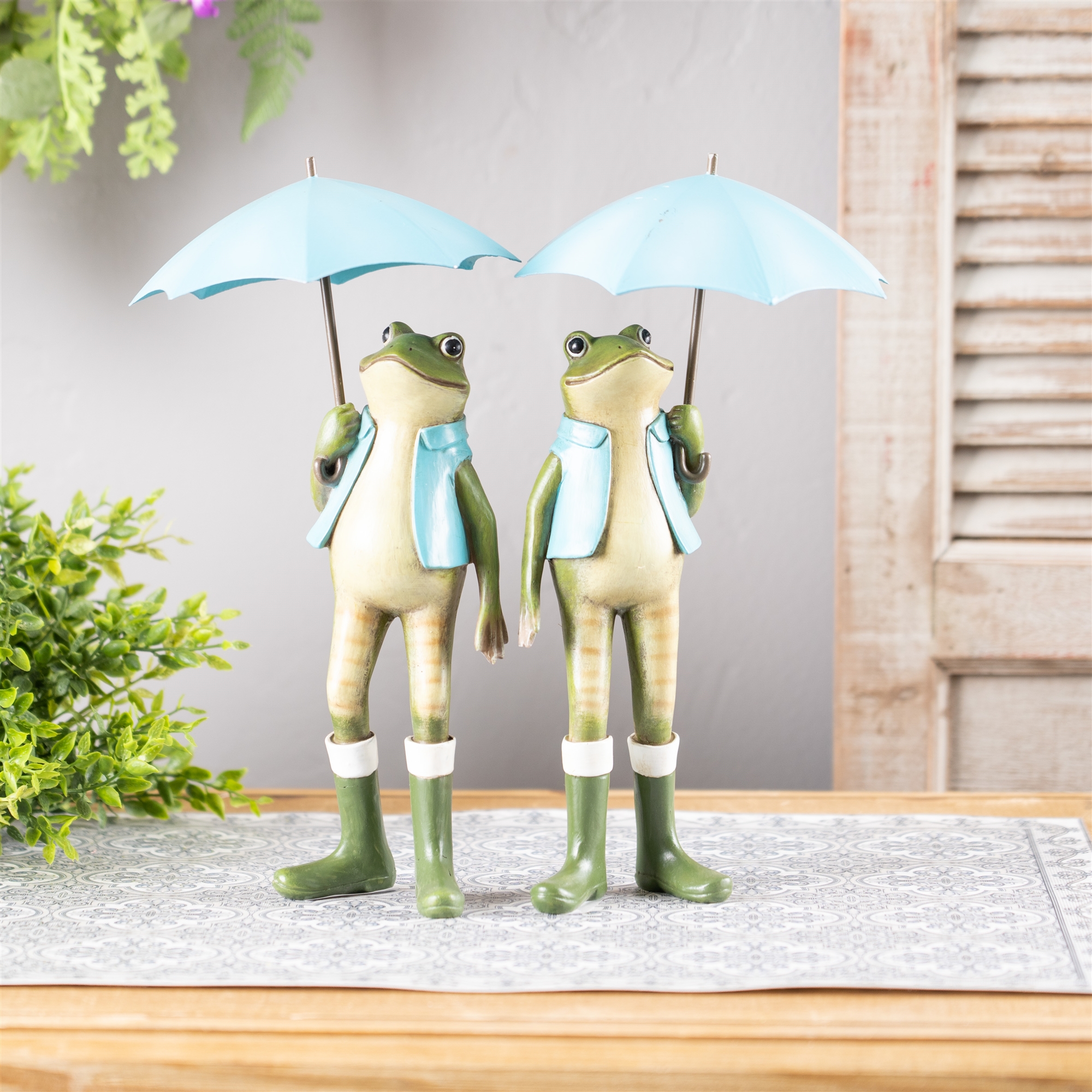 Frog w/Umbrella (Set of 2) 11