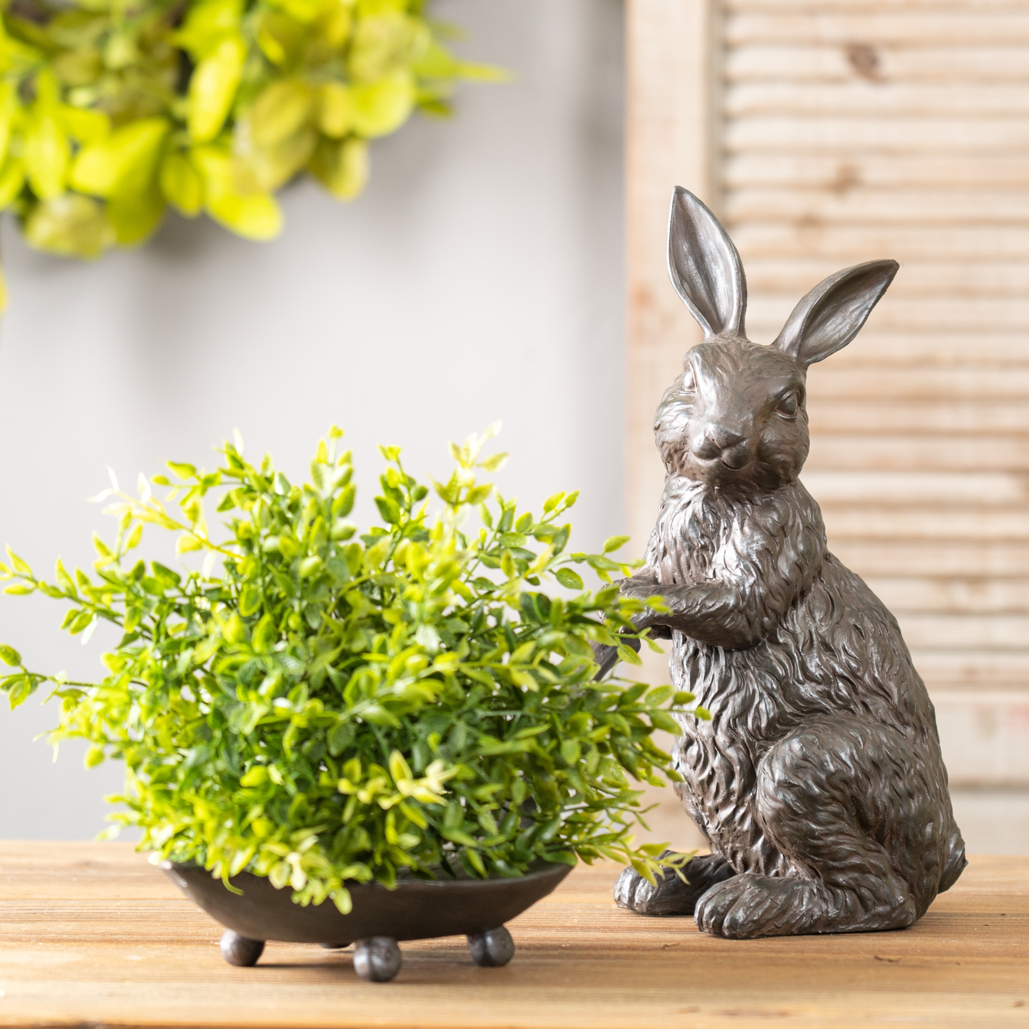 Rabbit w/Leaf 17
