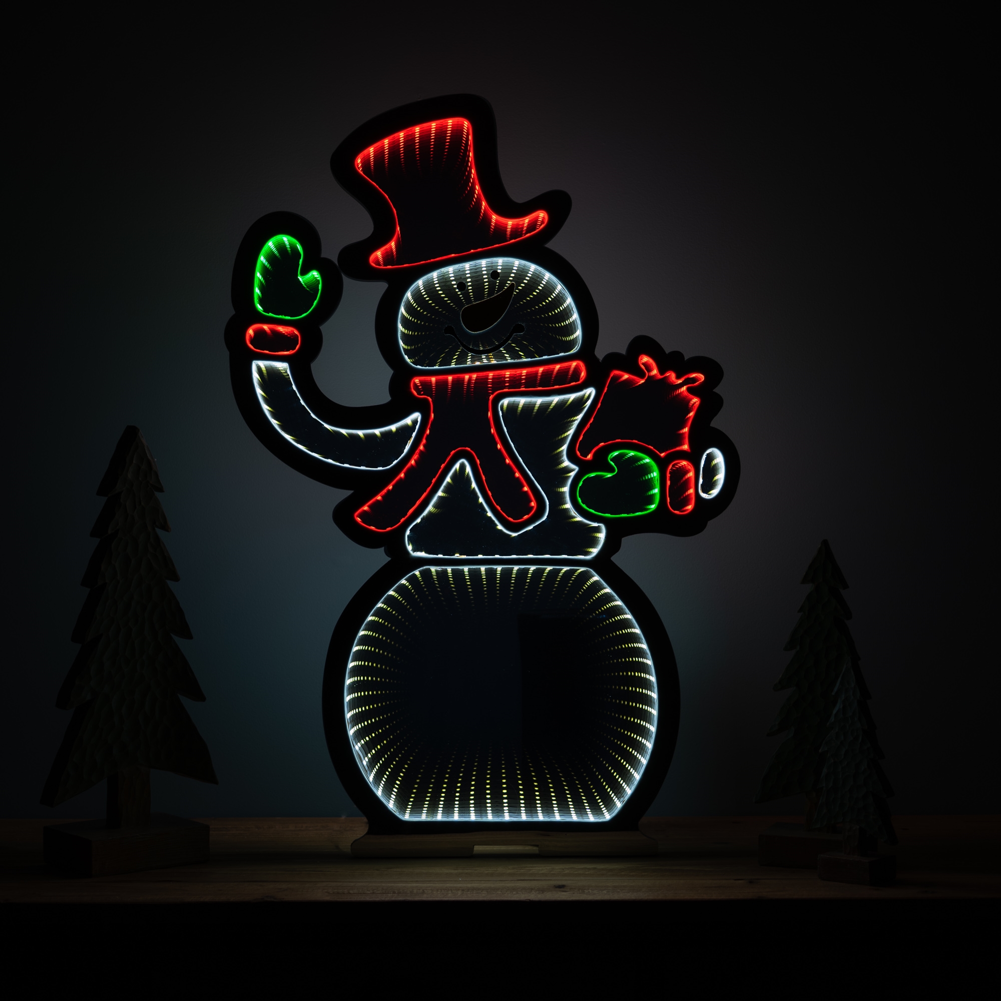 Snowman w/Present Infinity Light 20