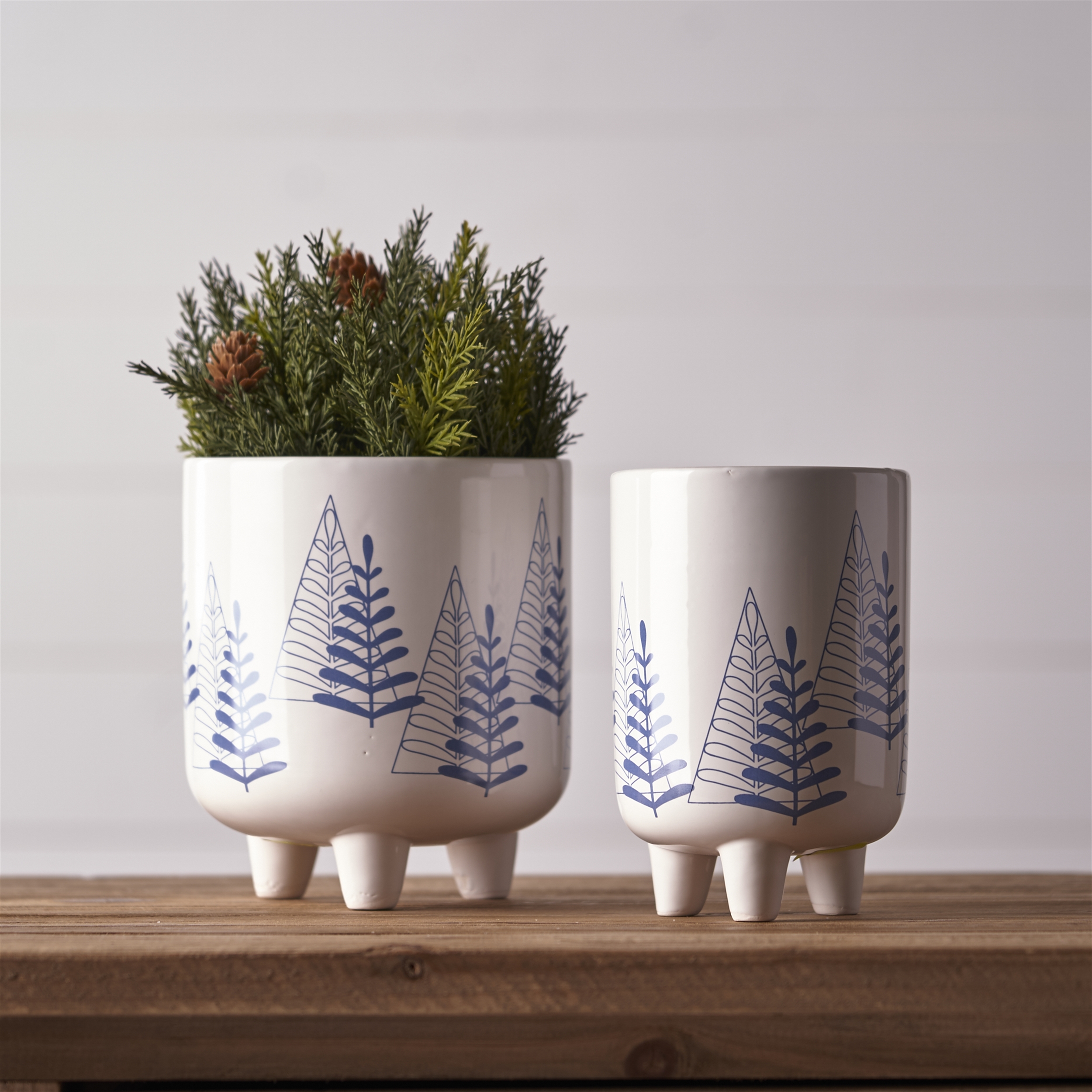 Christmas Tree Pot w/Legs (Set of 2) 4
